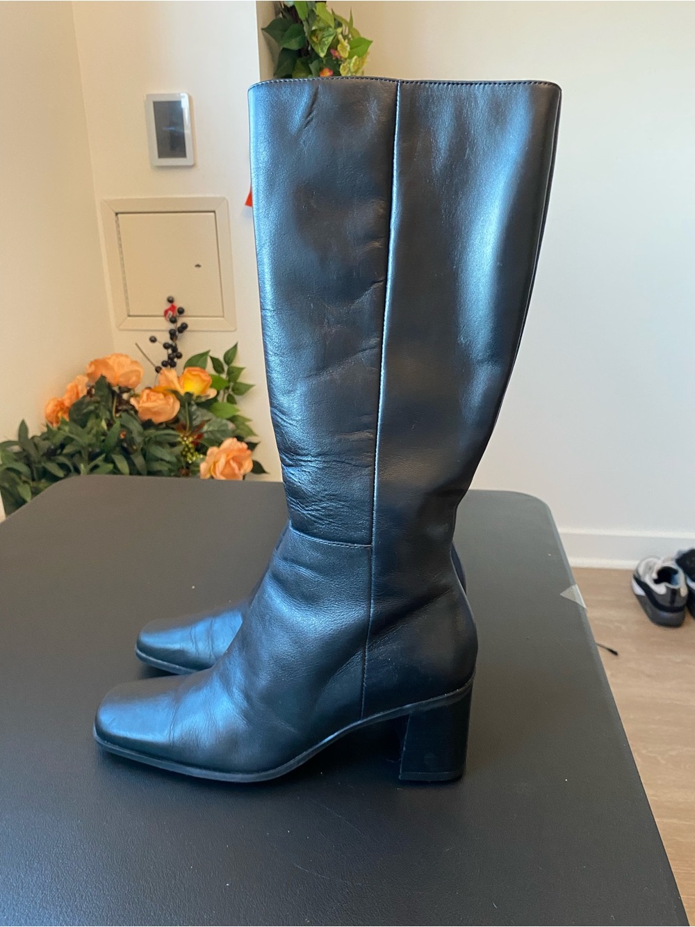 Caressa Black Leather Boots Size 6 Very Good Condition